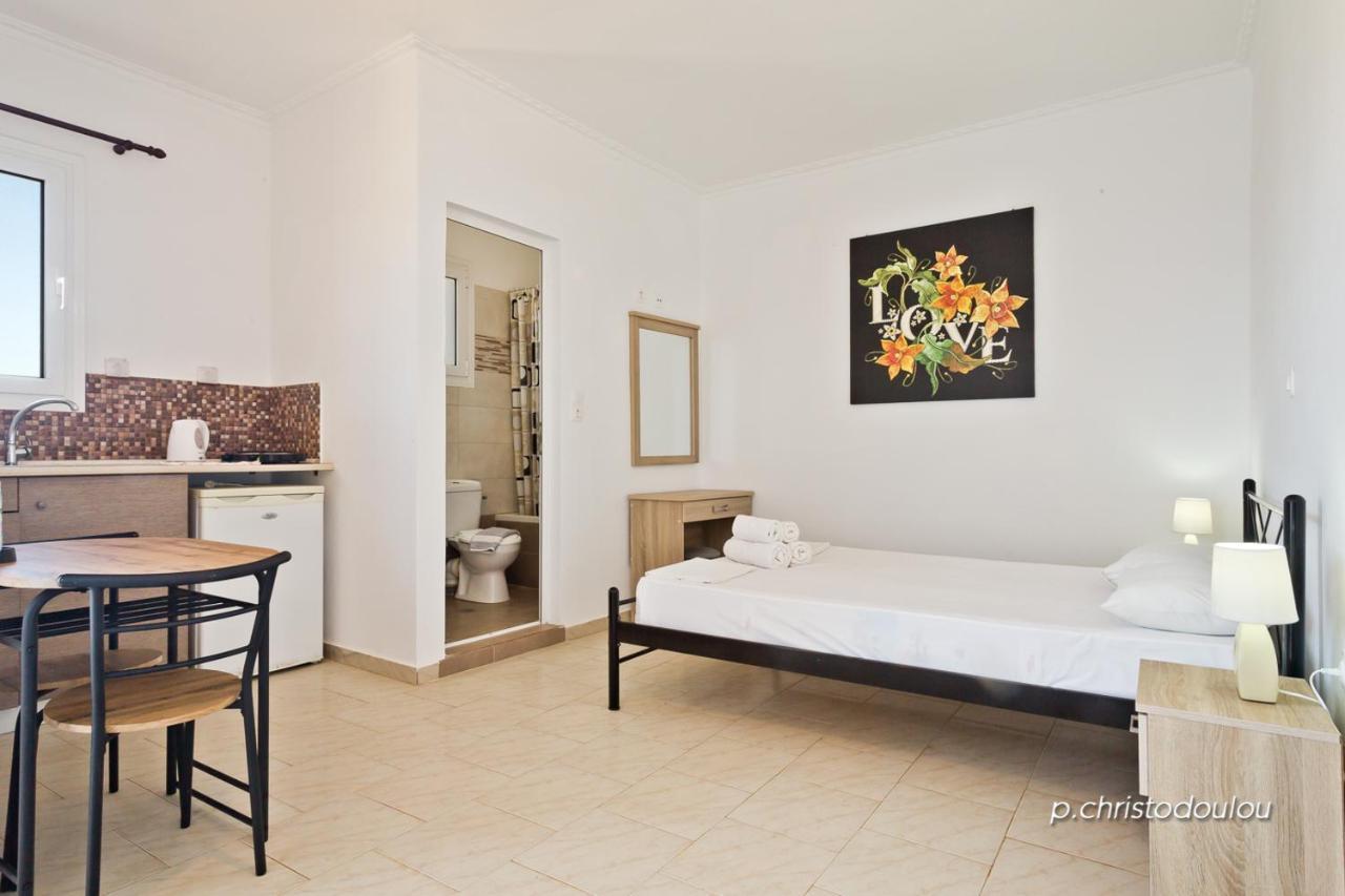 Albatros & Apartment Lefkos (Karpathos)